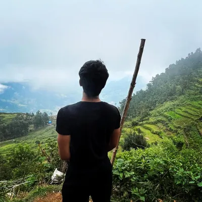Took a break to just soak in the view from the mountains. Sometimes the best flow is just standing still and appreciating where you are.