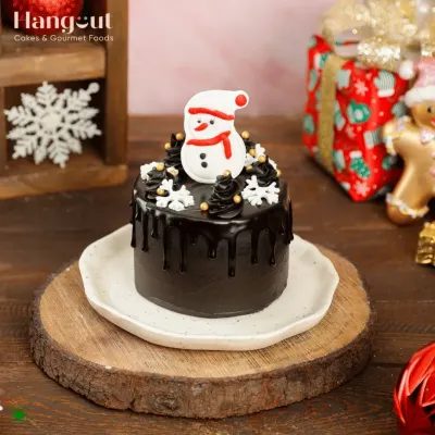 Get into the holiday spirit with my sugar-free Dutch Truffle bento cake. This rich chocolate cake is festively decorated and allows you to indulge in a Christmas treat that fits your healthy lifestyle.