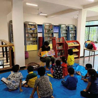 A storytelling session during our mathemagical Saturday. We used the book "One is a Snail, Ten is a Crab" to make learning to count a hilarious and memorable experience.