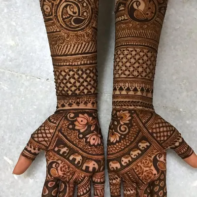 I feel so proud when I see the work my students create. This is a full bridal mehndi design, complete with intricate details like elephants and peacocks, all done by one of my talented daughters after taking my course.