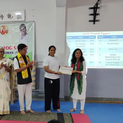 Knowledge and qualification are crucial. I am proud to be a certified Patanjali yoga instructor, having secured the 6th rank in my certification program. This ensures my teaching is rooted in authentic principles.