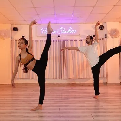 This is the kind of dynamic and expressive movement we explore in our contemporary workshops. Here, guest choreographers demonstrate a moment of balance and extension, showcasing the technical precision and artistry that our sessions focus on. We work on building strength, flexibility, and control to help you achieve new heights in your practice.
