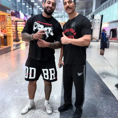It was a pleasure to meet the one and only John Abraham after my gig in Kolkata. It's always a great surprise to have your favorite actor show up.