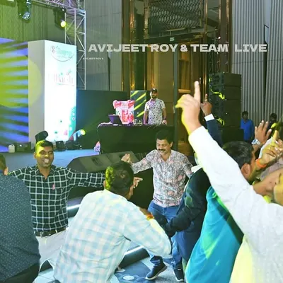 Getting the employees to leave their desks and hit the dance floor at a corporate event. This is what I call a successful party!