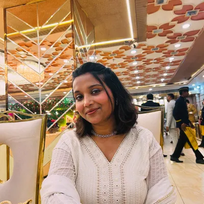 A relaxed moment captured at a banquet. Even when I'm not holding the mic, I'm always observing the room, soaking in the atmosphere, and enjoying the celebration with the guests.