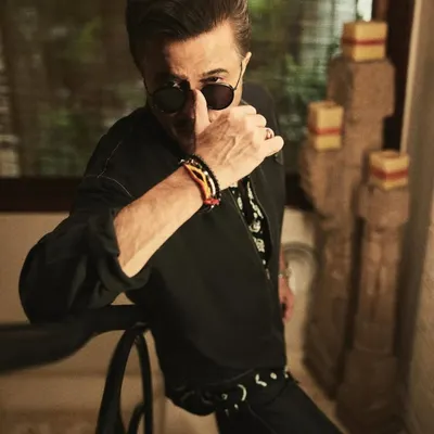 Styling the one and only Anil Kapoor is always a pleasure. Here is a look I created for him, featuring his signature voluminous hair, perfectly coiffed for a special occasion.