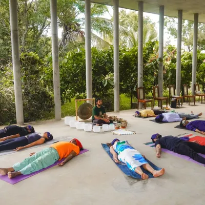 In this transformative sound bath in nature, participants surrender to the peaceful energy of the outdoors. The session, held at a community brunch, blended the rhythm of nature with the vibrations of crystal and Tibetan bowls for a moment of deep connection and serenity.