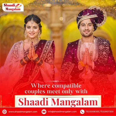 A Maharashtrian couple in traditional attire, ready to begin their life together. We ensure every cultural detail, like the distinctive 'pheta' and 'mundavalya', is honored.