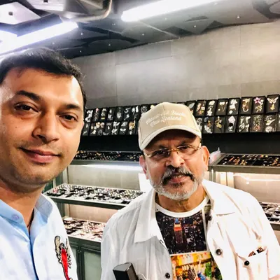 We were delighted to host the renowned actor, Mr. Annu Kapoor, at our store. It was a pleasure assisting him as he browsed our collection of designer buttons, brooches, and other fine accessories.