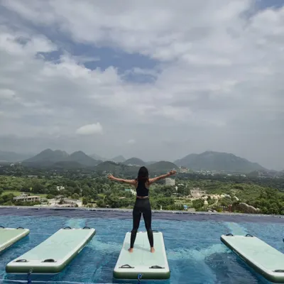 This is what I call a workout with a view. Leading a unique Flaabh Fit session on the water at the Fairmont Palace in Udaipur shows how I can create unforgettable fitness experiences for corporate retreats and special events.