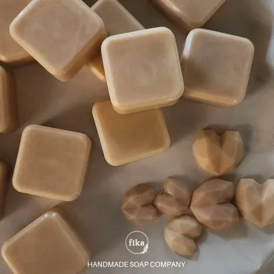 I can help you launch a successful product line. This image shows my smooth, handmade soap melts and heart-shaped embeds, which can be used for private label, wholesale, or even franchise opportunities for your business.