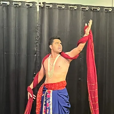 A powerful moment of expression from our stage show 'Indradhanushi Shaam'. We train actors to use their entire body to convey emotion and command the stage.