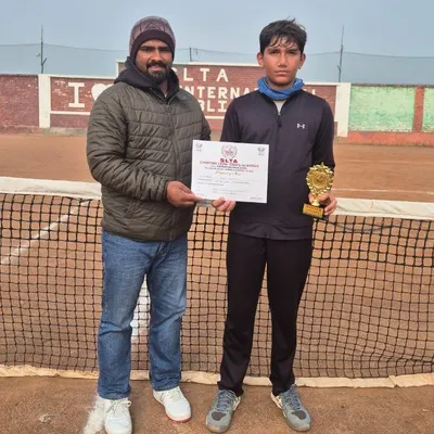 Anay Pandey with his coach after a remarkable performance at the CS7 Tournament in Sonipat. This partnership between player and coach is fundamental to achieving success on the AITA junior tour.