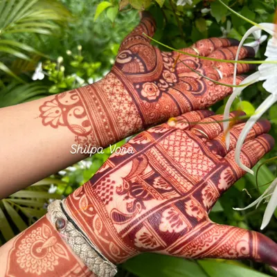 The beautiful, rich stain of a completed design. This deep reddish-brown color is the hallmark of high-quality, natural henna.