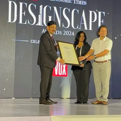 It was an honor to receive the ETRealty DesignScape Award for our "Brick Weave House" project in the Private Residences category.