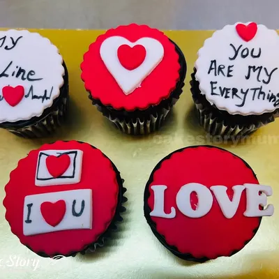A set of custom fondant cupcakes for your special someone. Each one has a unique message, like "My Lifeline," "You Are My Everything," and "I Love U."