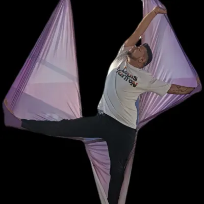 A beautiful pose that combines a hip opener with a side body stretch. The hammock allows you to go deeper into the stretch.