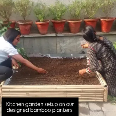 A throwback to 2016 at our very first farm. This is where it all began, with a small group of us getting our hands in the soil and sowing the seeds for what Edible Routes would become.