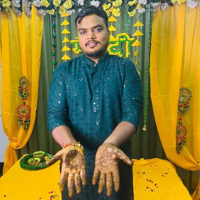 Grooms deserve great mehndi too! Here is an example of a groom proudly showing his henna, a growing trend in modern Indian weddings. I offer custom groom packages.