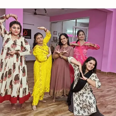 A beautiful moment from a semi-classical dance workshop held at my studio. I love collaborating with other artists to offer diverse experiences.
