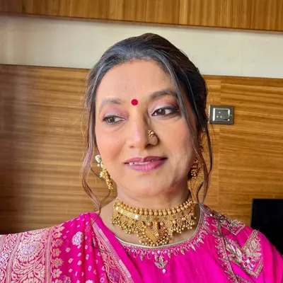 A timeless beauty for her son’s big day. I specialize in mature skin makeup, ensuring a smooth, radiant finish that enhances elegance and photographs beautifully.