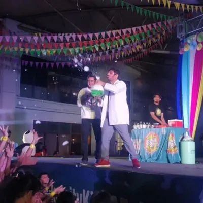 I love bringing science to a big stage! Here I am at the Kids 'A' Fair carnival at Phoenix Market City, wowing the crowd with large-scale, interactive experiments.