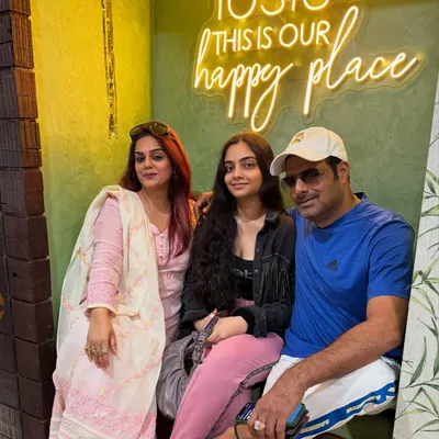We love seeing families and couples find their moment of peace and connection at Iosis. It is our greatest joy to be your happy place, where you can relax, rejuvenate, and create cherished memories together.