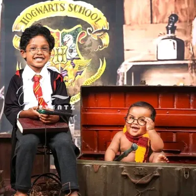 We bring magical worlds to life, like this Harry Potter theme, perfect for a sibling photoshoot. We provide the complete Hogwarts setup, including costumes, wands, and vintage trunks, to create an enchanting experience for your little wizards.