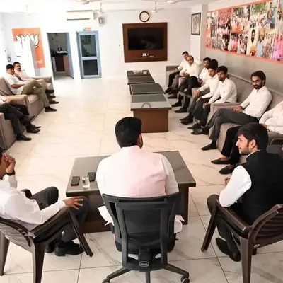Meeting with Haryana Pradesh Minister, Shri Manish Yadav, at his office to discuss matters concerning the legal community.