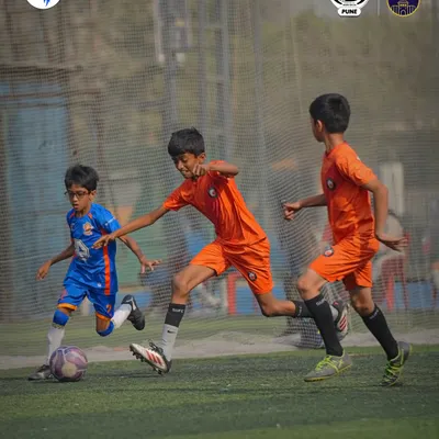 Game faces on in Pune. A young player leads the charge, showcasing the speed and determination that defined Week 6.