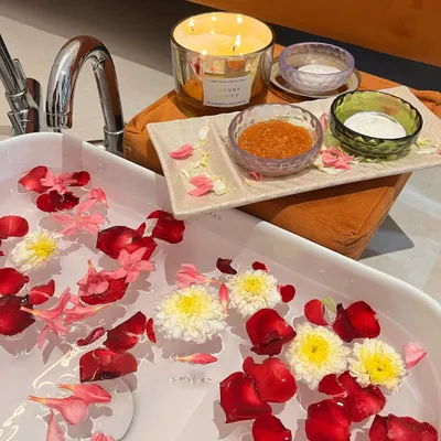 This is our signature Rice & Oatmeal Pedicure Spa. This treatment boosts collagen, prevents aging, helps heal cracked heels, and rejuvenates your skin, followed by a relaxing reflexology foot massage.