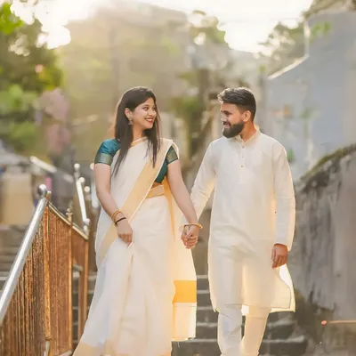 Tradition and love, hand in hand. This shot was taken at the historic Banganga Tank in Mumbai, with Dipesh and Hemangi in beautiful traditional attire. I focus on capturing the grace and elegance of cultural shoots in a soft, natural light.