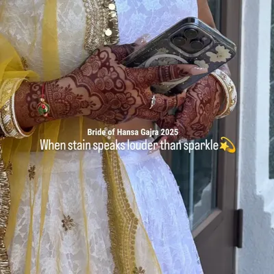 When the stain speaks louder than the sparkle. This is the magic of my art, from the first stroke to the final, rich color. This beautiful dark stain is the result of pure, natural henna and proper care.