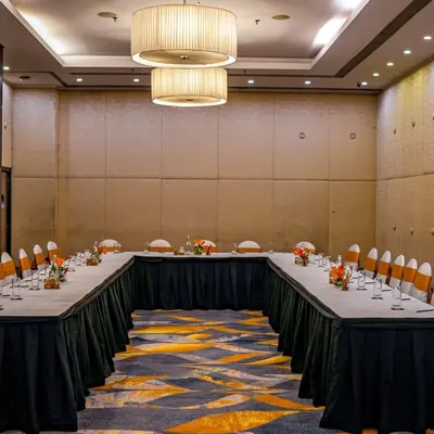 Our exquisite banquet venue is designed to elevate your conferences and events. With state-of-the-art facilities and personalized service, we create the perfect setting for a memorable gathering.