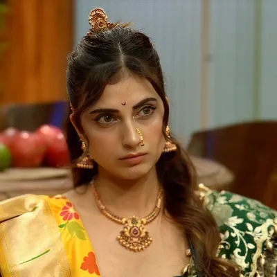 The talented Farrhana Bhatt wearing our antique ethnic jewellery set for Bigg Boss Weekend Ka Vaar. The simple necklace, jhumkas, and hair accessory create a beautiful, traditional look.