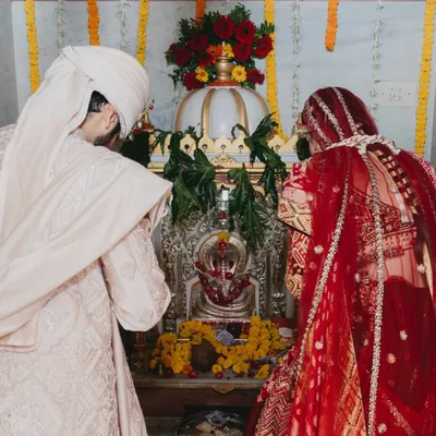 A new beginning with divine blessings. We ensure that couples have a serene and spiritual start to their wedding day by incorporating temple visits and prayers.