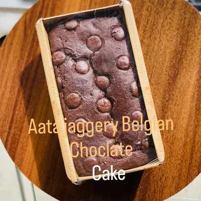 A close-up of my Aata Jaggery Belgian Chocolate Cake before it gets packed. I use high-quality Belgian chocolate chips that melt beautifully into the wholewheat and jaggery base.