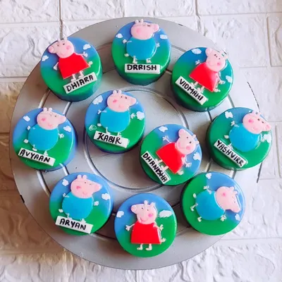 Oink oink! These custom Peppa Pig and George Pig soaps, personalized with each child's name, are perfect for a toddler's birthday party. They are made with a gentle, tear-free goat milk base.
