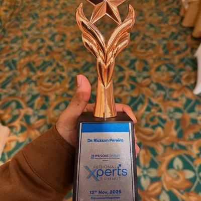 I was grateful to receive this award at the Regional Xperts Summit in Trivandrum for my talk on peptides in hair loss. Recognition from my peers is always a great honor.