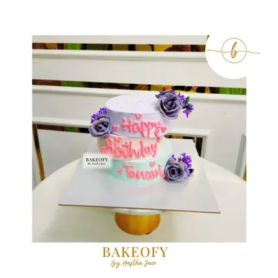 Introducing my minimalist mini tier cakes. This one is a simple yet stunning three-tier design in pastel shades with "Happy Birthday" written across the tiers. They start at 1kg and are perfect for a touch of sophistication.