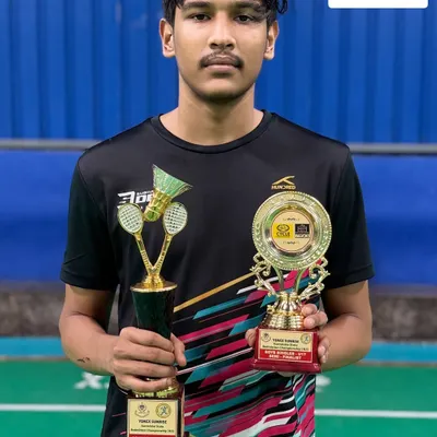 A proud moment for Yeshas Reddy, securing both the U17 Boys’ Doubles gold and a semifinal finish in Singles at the Karnataka State Championships. This dual success shows the all-around game we build.