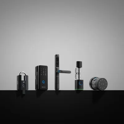 The Phynart tech superheroes. Capturing this group shot of smart locks was a great challenge, blending glass, metal, and matte finishes into one cohesive image. The gradient gray background gives it a sophisticated, high-tech feel.