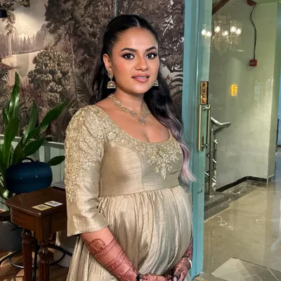The beautiful mommy-to-be, Nikita, at her baby shower. We created a soft and celebratory look that was comfortable to wear and highlighted her amazing pregnancy glow.