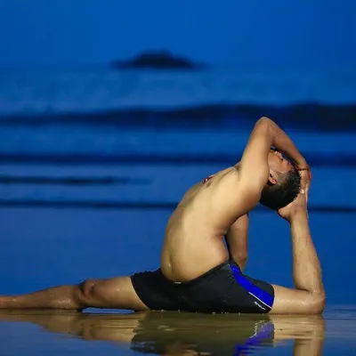 Here I am in Hanumanasana (Monkey Pose) on the beach at dusk. Breaking the barriers of the body helps us become more flexible in the mind, allowing us to think and understand with greater clarity.