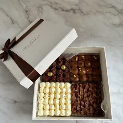 My Diwali menu is now live. This assorted gift box features four of my popular cake tubs, elegantly packaged and ready for the festive season.