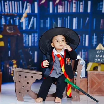 Ready for class at Hogwarts. This little wizard is seated at a miniature school desk in our detailed Harry Potter library set.