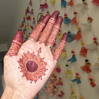 This is the beautiful, fresh stain after just 15 hours and even after washing hands. The deep reddish-brown color is the sign of pure, natural henna.