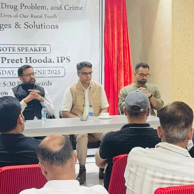 Participating in a constructive discussion on drug abuse, illegal immigration, and crime impacting rural youth, alongside Dr. Sagar Preet Hooda, IPS. It takes a collective effort to find solutions.