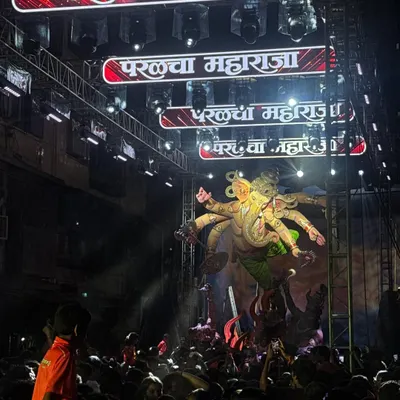 This is the kind of grand arrival I create for Mumbai's biggest festivals. For Parelcha Maharaja, I designed a massive truss and LED setup that filled the entire street, ensuring the balancing idol's Aagman Sohala was a spectacular sight for the massive crowd.