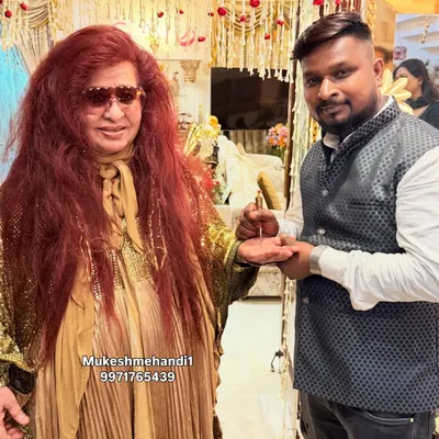 It was a great honor to meet the "Queen of Beauty," Shahnaz Husain ji, and apply mehndi for her. Her appreciation for my art means a lot to me.
